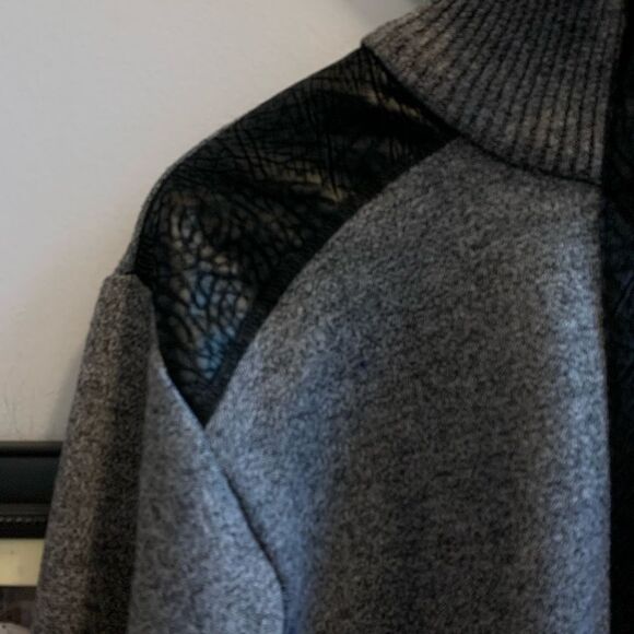 Leonardo Gavino Faux Leather Zip Up Sweater Cardigan sz S EUC - Picture 3 of 7